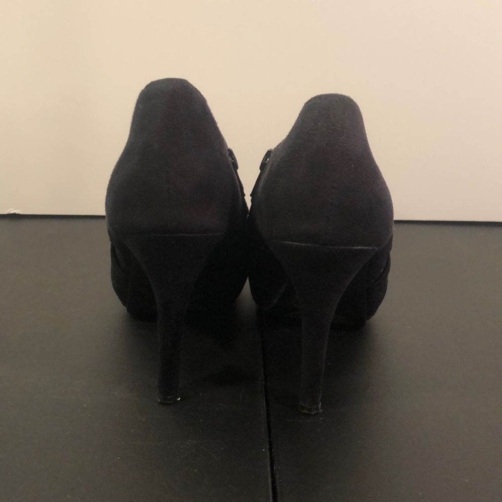 Heels - Picture 3 of 3